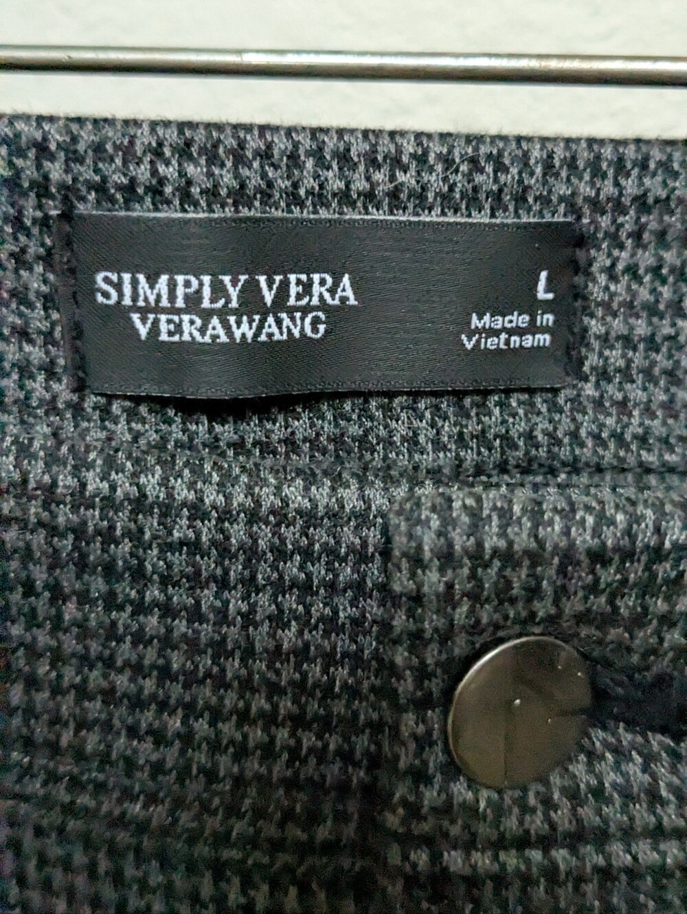 grey houndtooth or micro-check mid-rise pintuck pants by Simply Vera Vera Wang. - Picture 3 of 4